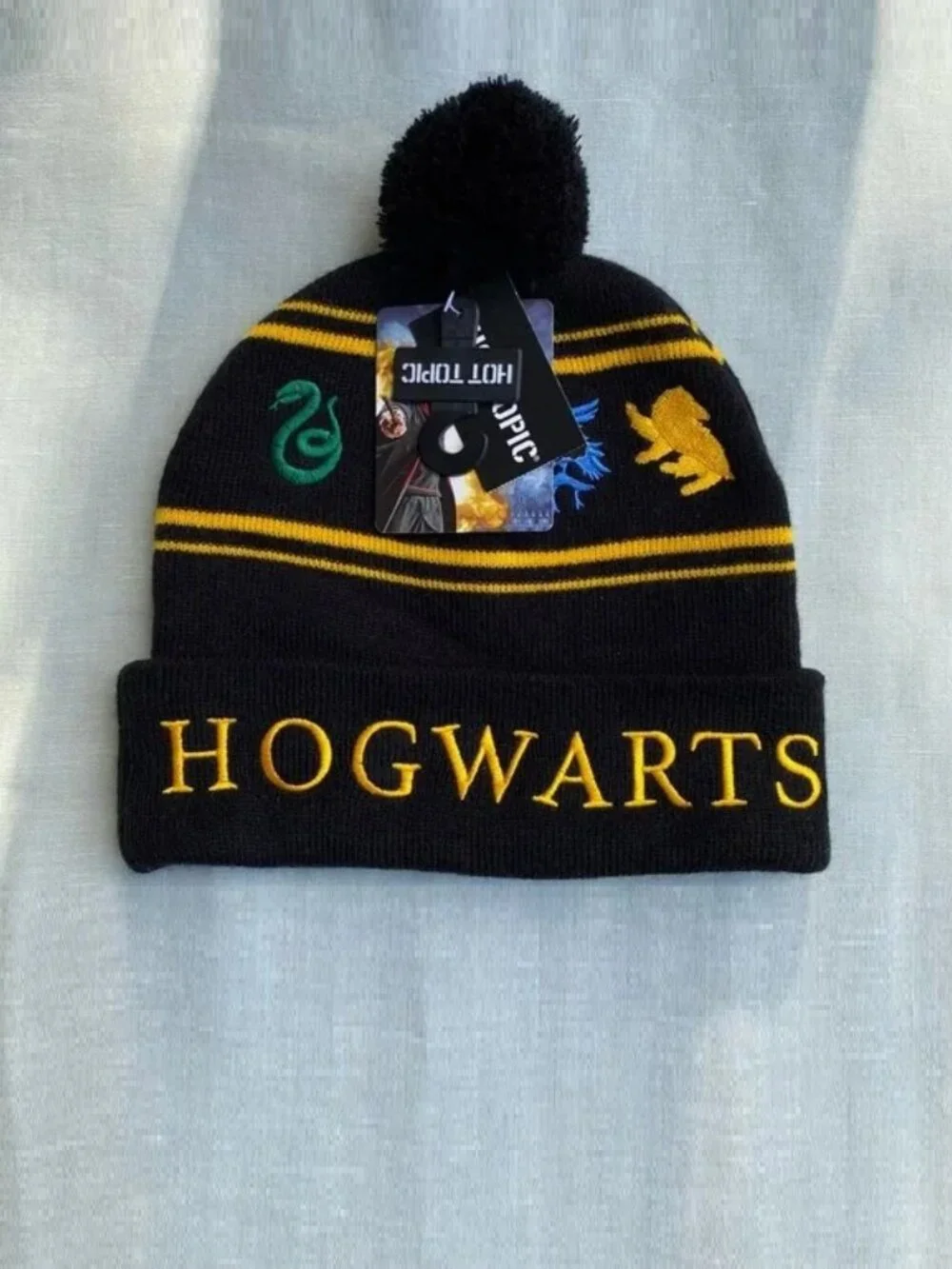 NWT Bioworld Harry Potter Hogwarts houses varsity knit beanie & scarf set